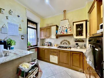 4 LOCALI A CRESCENTINO