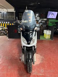 Yamaha X Max 250