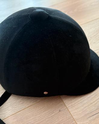 Casco da cavallo per bambino.