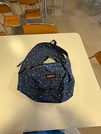zaino blu eastpak