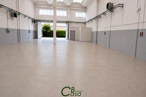 Desio capannone con area esterna