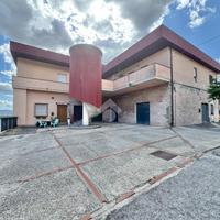 3 LOCALI A ASSISI