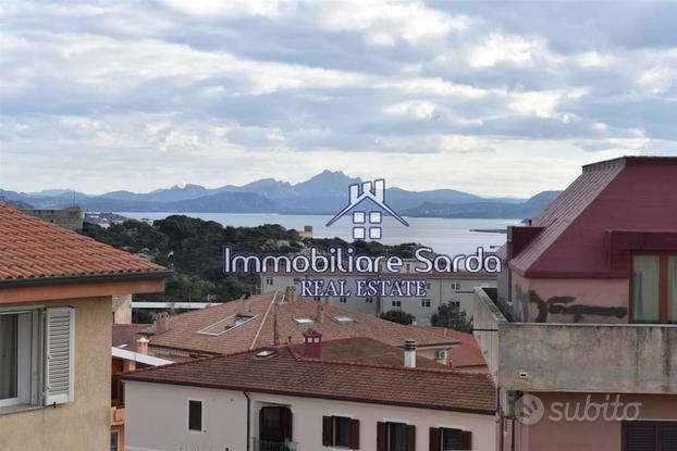 LA MADDALENA - VIA INDIPENDENZA - SPAZIOSO APPARTA