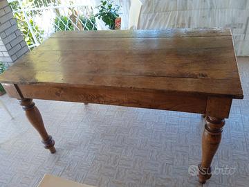 Tavoli da salotto e da sala da pranzo