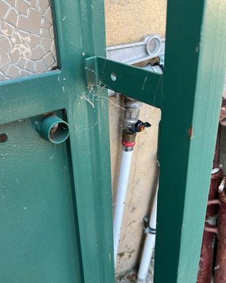 porta in ferro mai utilizzata 