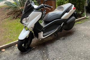 X Max 125, in perfette condizioni