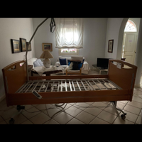 Letto tipo ospedaliero