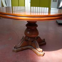 tavolo rotondo in legno