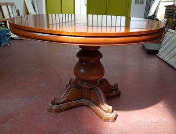 tavolo rotondo in legno