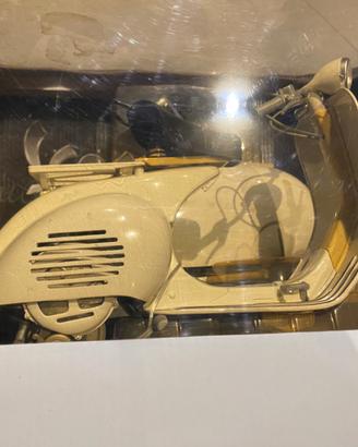 Modellino Vespa 150VL del 1955