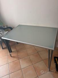 Scrivania ikea vetro e alluminio