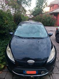 Ford Fiesta 1.4 GPL 2010 - Ben tenuta - 230.000 km