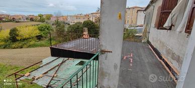 Casa indipendente su 2 livelli con terrazza