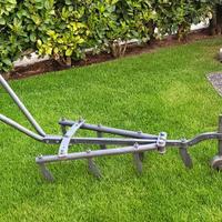 Aratro in ferro battuto