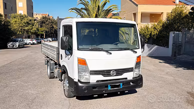 Nissan Cabstar 35.13 - Ribaltabile trilaterale