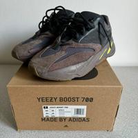 Yeezy 700 Mauve