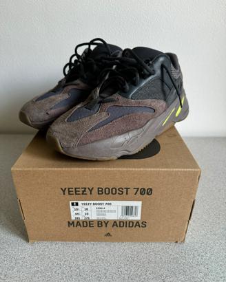 Yeezy 700 Mauve