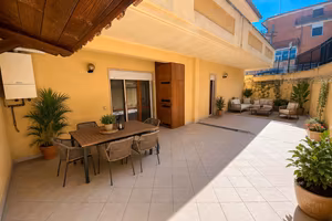 appartamento con terrazzo a livello