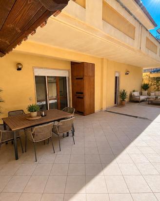 appartamento con terrazzo a livello