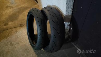 Gomme moto Pirelli Diablo rosso 4 - 120 / 180