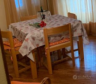 Tavolo con 4 sedie