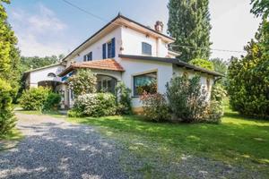Rustico / Casale di 387 m² con più di 5 locali e b