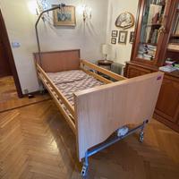 Letto ortopedico elettrico per disabili e anziani