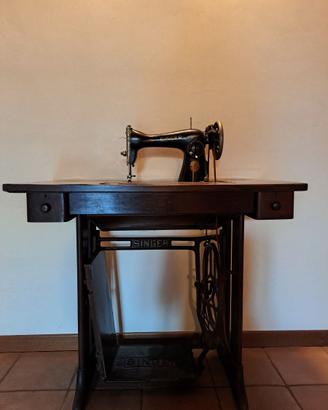 Macchina da cucire d’epoca SINGER originale