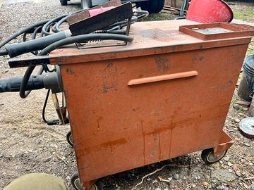 Saldatrice a filo continuo 380