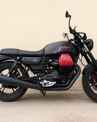 Moto Guzzi V7 III stone