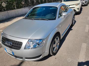 Paraurti anteriore e fari Audi TT mk1 