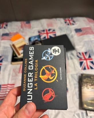 Hunger Games trilogia completa 3 libri in 1
