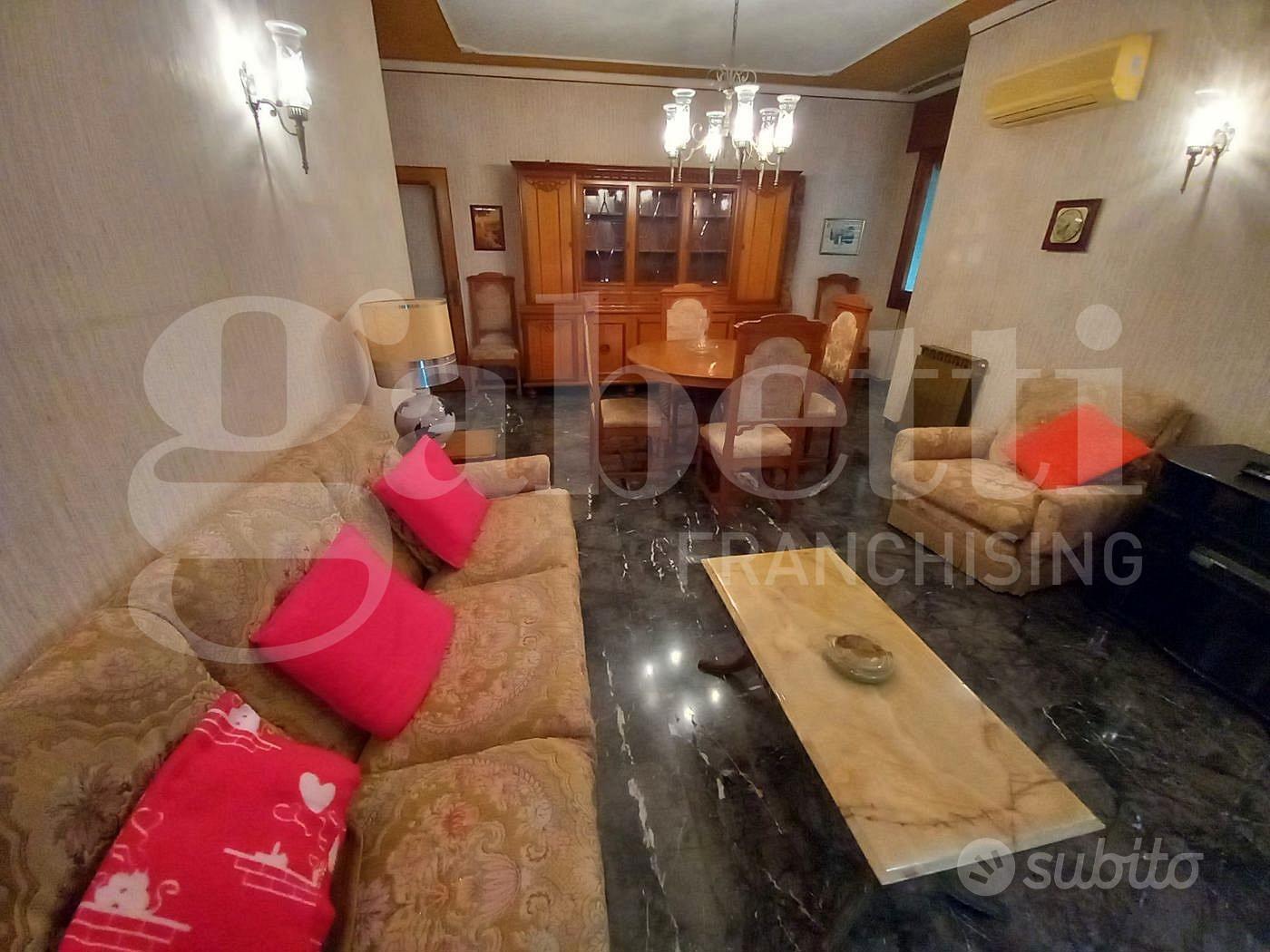 Ampio appartamento BORGO SAN GIOVANNI [3713] - Vista 2