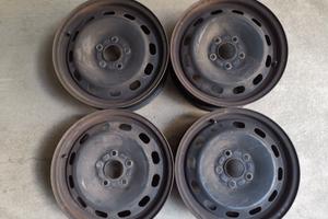 4 cerchi in ferro Ford 6Jx15 et 52.5+  copricerchi