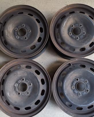 4 cerchi in ferro Ford 6Jx15 et 52.5+  copricerchi