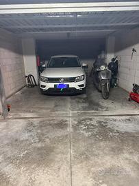 Box auto a Carbonara zona piazza