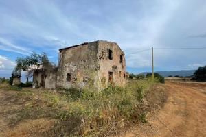 Rustico / Casale di 180 m² con 5 locali a Porto Az