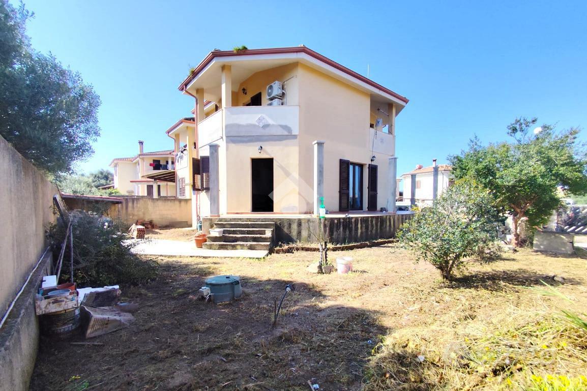 PORZIONE DI BIFAMILIARE A SANT'ANTIOCO - Vista 2
