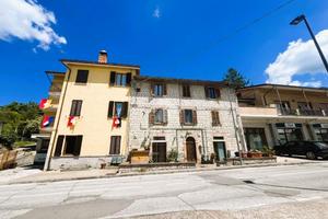3 LOCALI A GUBBIO