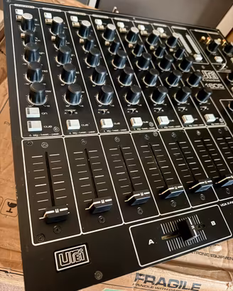 mixer Urei Soundcraft 1605