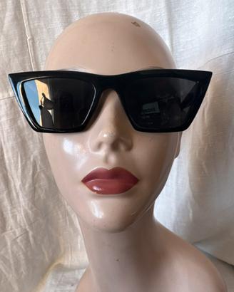 Occhiali da sile neri modelli cat eye