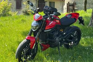 Ducati Monster 937 con 2000km