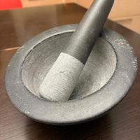 Mortaio con pestello in granito