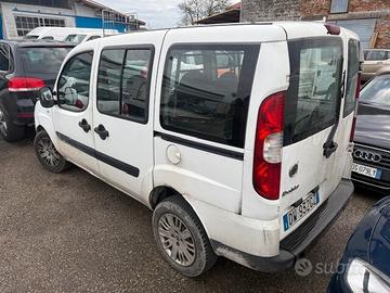 Fiat doblo autocarro 5 posti €1999