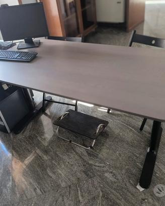 Scrivania d’ufficio
