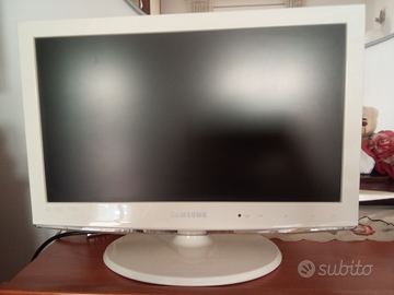 TV 22, 32 pollici 12 volt