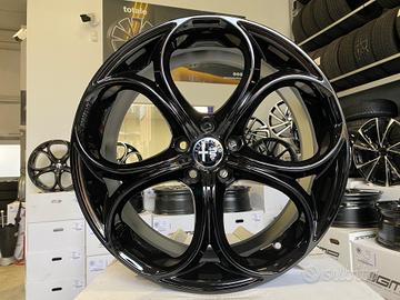 Cerchi NUOVI Alfa Romeo raggio 18 cod.87432