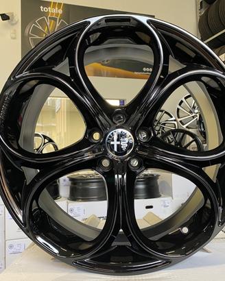 Cerchi NUOVI Alfa Romeo raggio 18 cod.87432