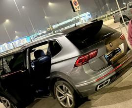 Volkswagen tiguan allspace r line