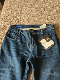Jeans  moto nuovo con cartellino 